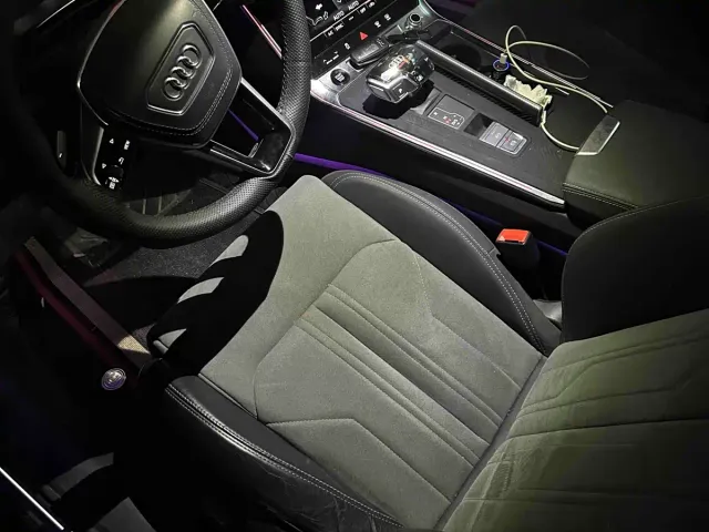 Audi A6L — Фото автомобиля 12