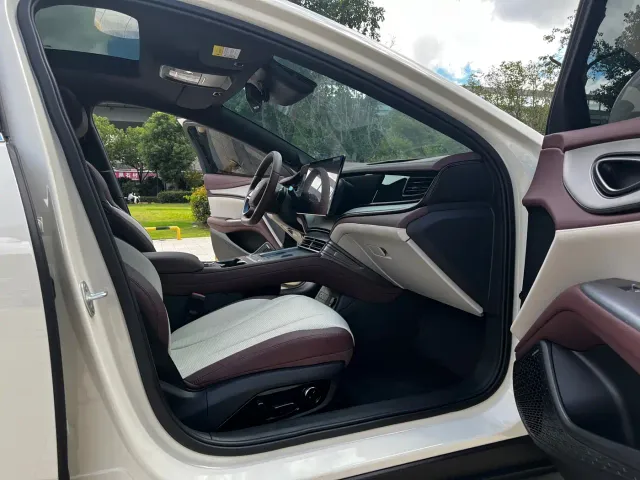 BYD Seal 07 DM-i — Фото автомобиля 16