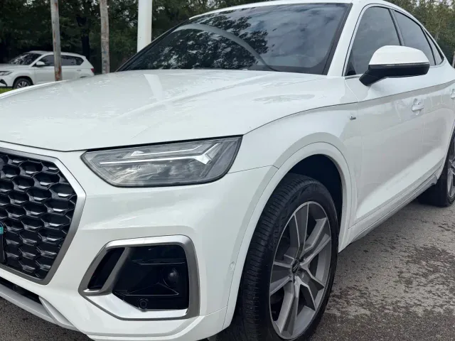 Audi Q5L Sportback — Фото автомобиля 4