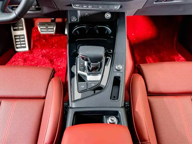 Audi A4L — Фото автомобиля 12