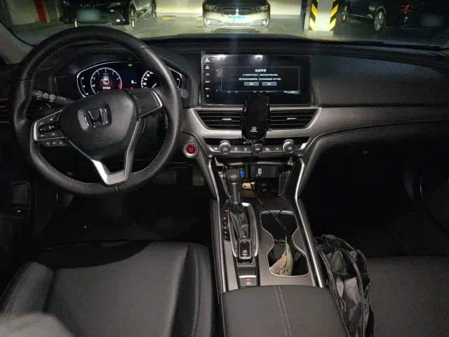 Honda Accord — Фото автомобиля 5