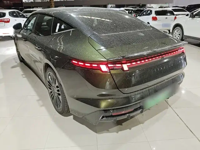 Lynk & Co Lynk & Co 10 EM-P 2025 240 AWD Ultra Sport Edition — Фото автомобиля 4