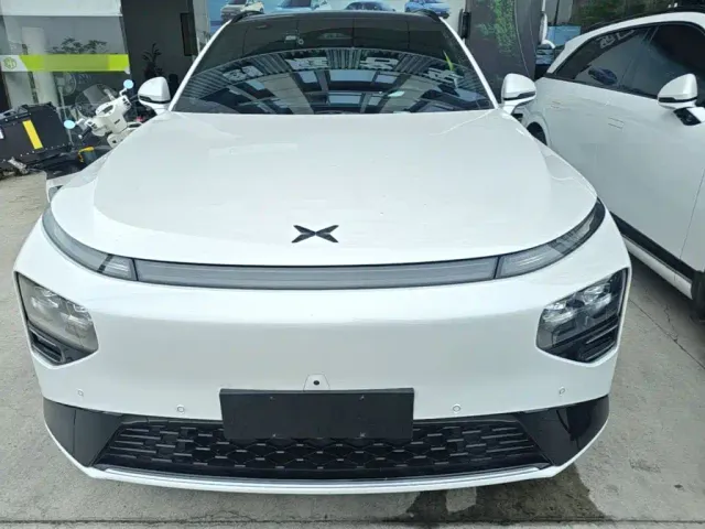 Xpeng G9 — Фото автомобиля 2