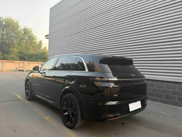 Li Auto L7 — Фото автомобиля 2