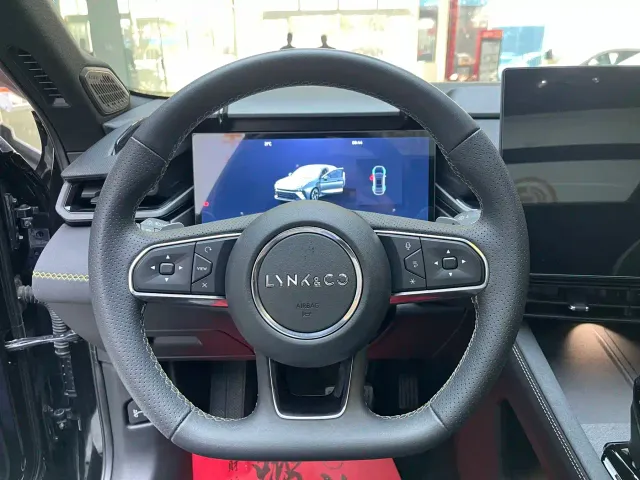 Lynk & Co 03 — Фото автомобиля 15