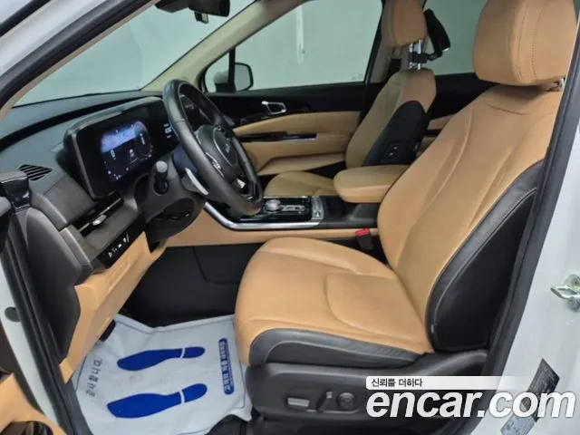 Kia Carnival Generation 4 — Фото автомобиля 11