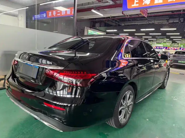 Mercedes-Benz E-Class — Фото автомобиля 15