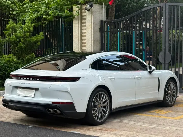 Porsche Panamera — Фото автомобиля 5