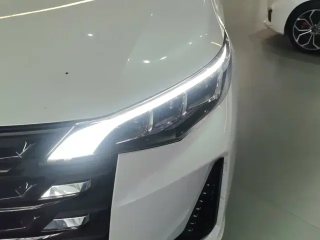 GAC Trumpchi M6 — Фото автомобиля 5