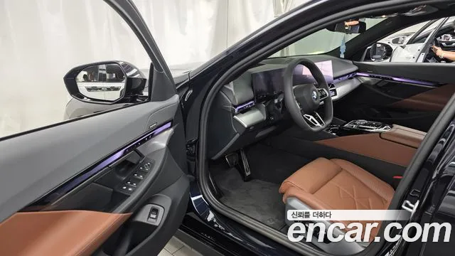 BMW 5-Series 5 серия (G60) 530i xDrive M Sport — Фото автомобиля 9