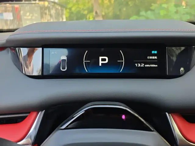 Xiaomi SU7 — Фото автомобиля 14