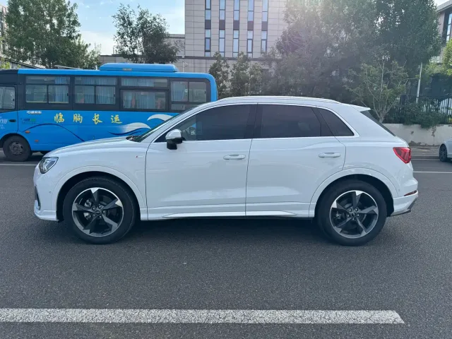 Audi Q3 — Фото автомобиля 4