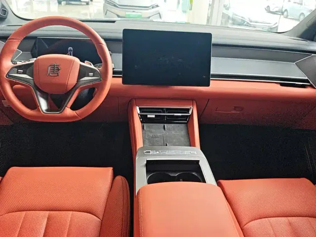 BYD Tang L — Фото автомобиля 12