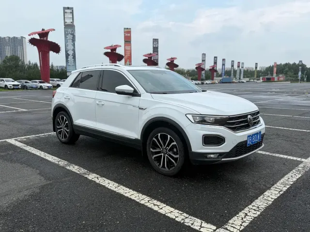 Volkswagen T-Roc — Фото автомобиля 3