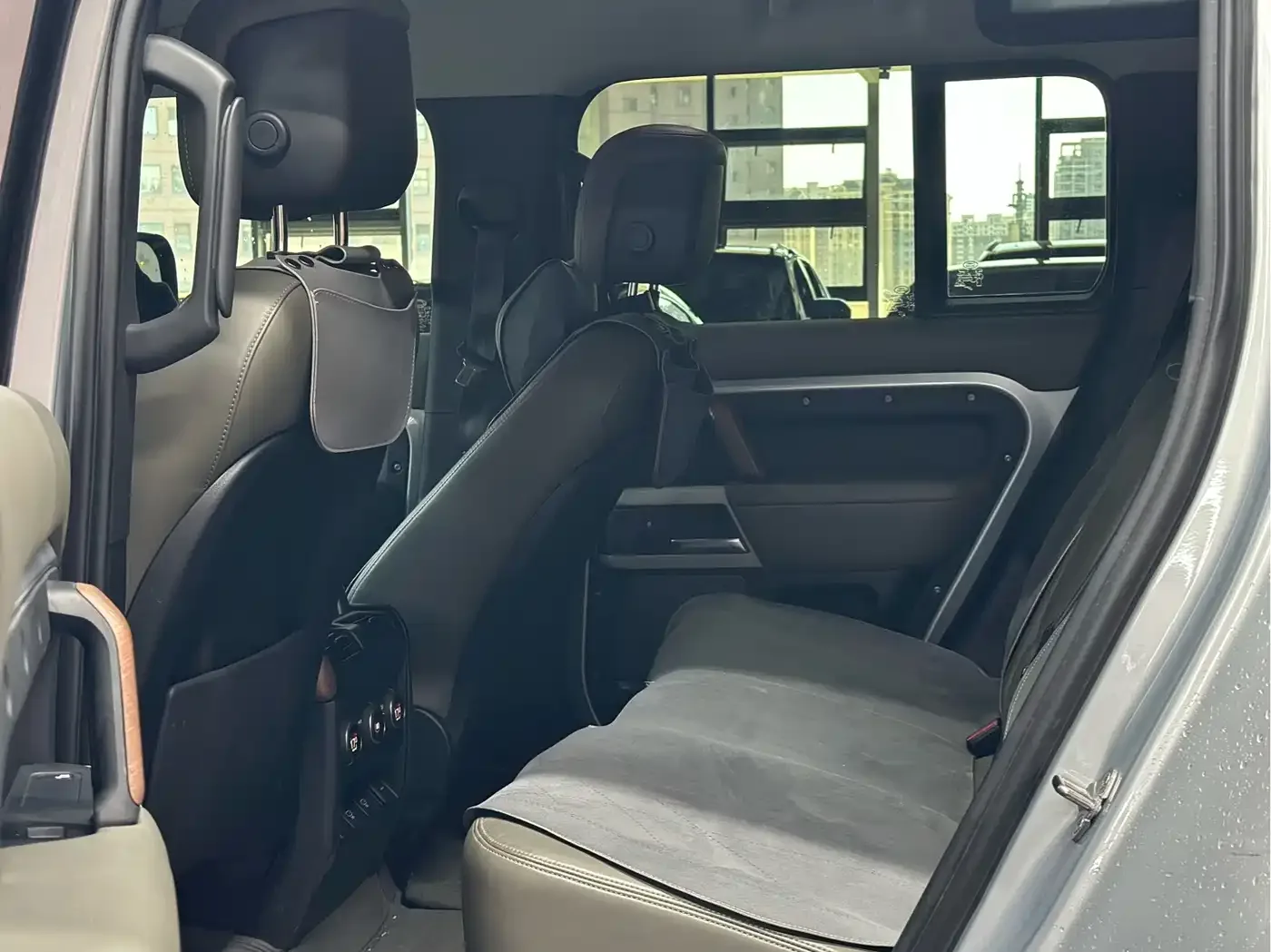 Land Rover Land Rover Defender 2022 110 P400 Dark Special Edition — Фото автомобиля 6