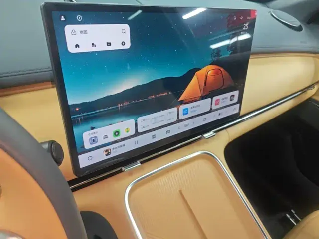 Geely Galaxy Starship 7 EM-i — Фото автомобиля 12