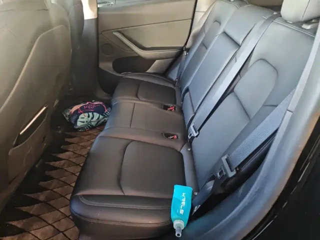 Tesla Model Y — Фото автомобиля 14