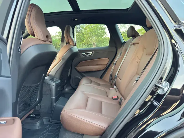 Volvo XC60 — Фото автомобиля 12