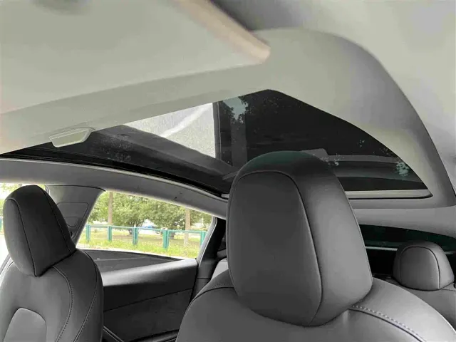 Tesla Model Y — Фото автомобиля 22