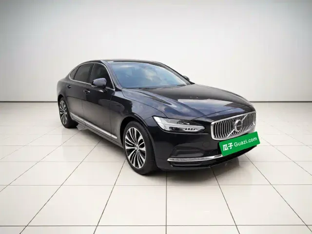 Volvo S90 — Фото автомобиля 23