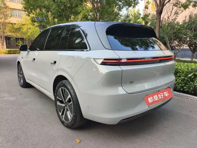 Li Auto L6 — Фото автомобиля 9