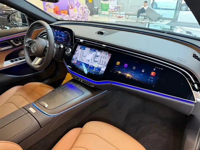 Mercedes-Benz E-Class — Фото автомобиля 16