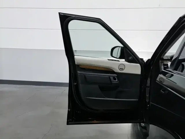 Land Rover Discovery — Фото автомобиля 8