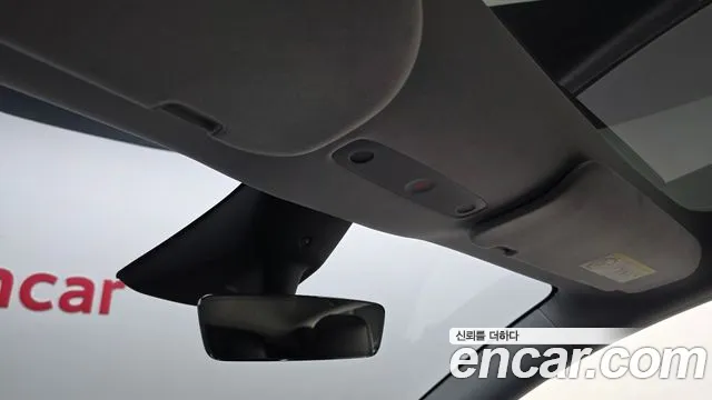 Tesla Model Y — Фото автомобиля 30