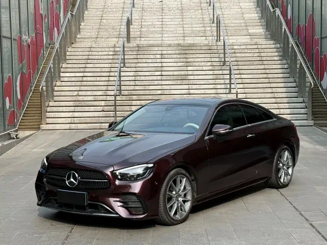 Фотография автомобиля — Mercedes-Benz E-Class