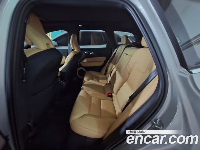 Вольво XC60 — Фото автомобиля 9