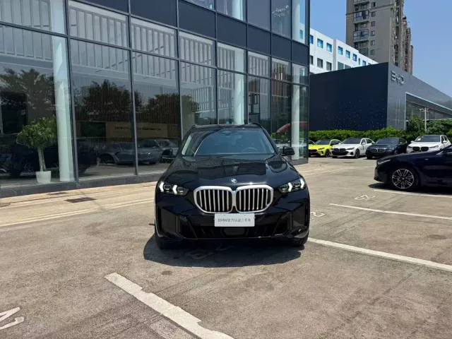 Фотография автомобиля — BMW X5
