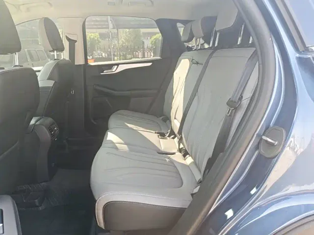 Ford Escape — Фото автомобиля 16