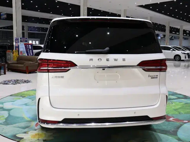 Roewe iMAX8 — Фото автомобиля 5