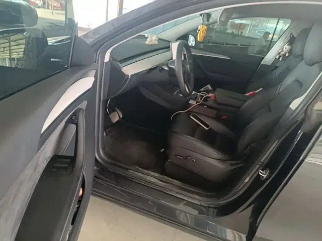 Tesla Model Y — Фото автомобиля 15