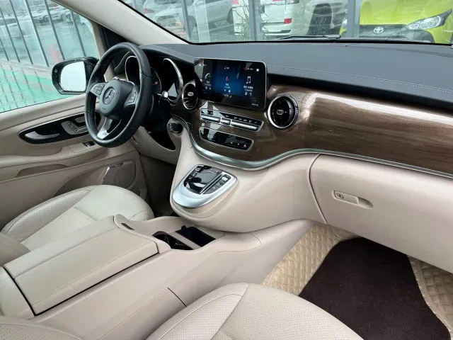 Mercedes-Benz V-Class — Фото автомобиля 15