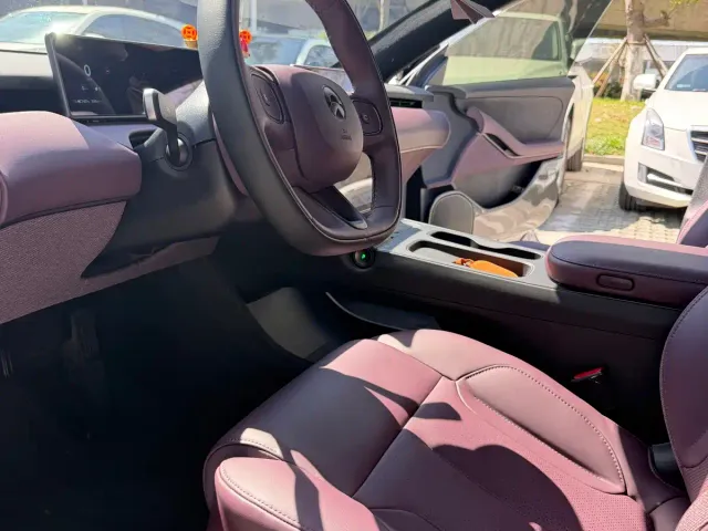 Nio ET5 Touring — Фото автомобиля 4