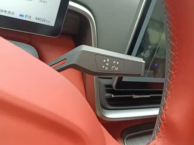 Dongfeng Yipai eπ008 2024 210Max Range Extender 6-Seater — Фото автомобиля 13