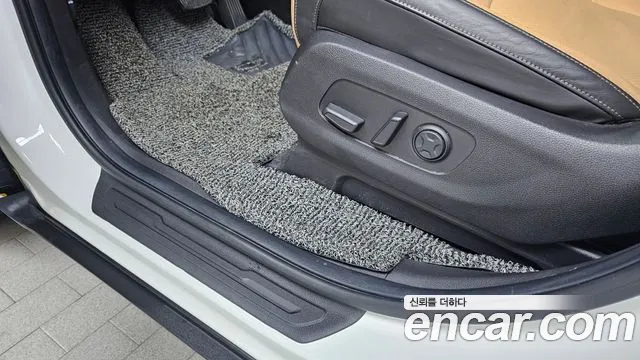 Kia Carnival Generation 4 — Фото автомобиля 22