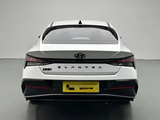 Hyundai Elantra — Фото автомобиля 8