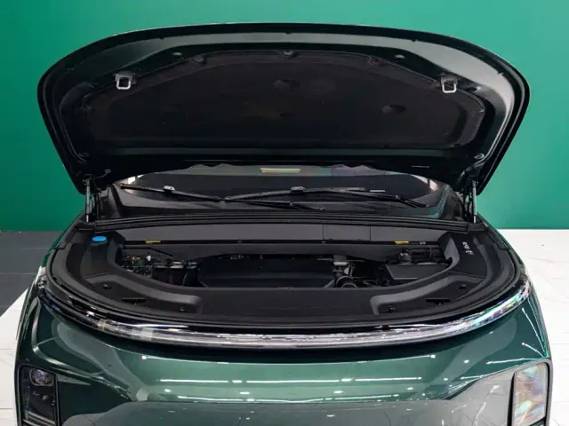 Li Auto L9 — Фото автомобиля 5