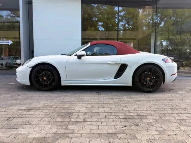Porsche 718 — Фото автомобиля 2