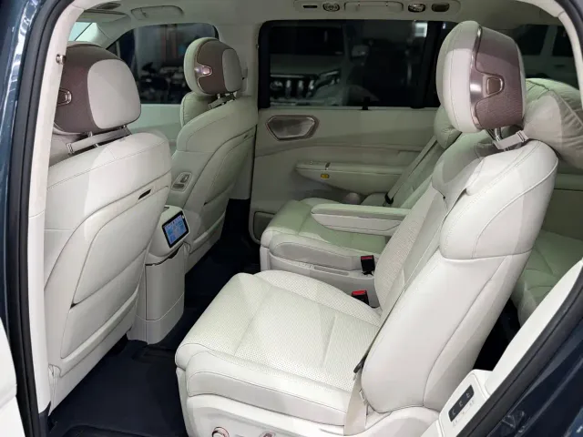 Lynk & Co 900 — Фото автомобиля 19