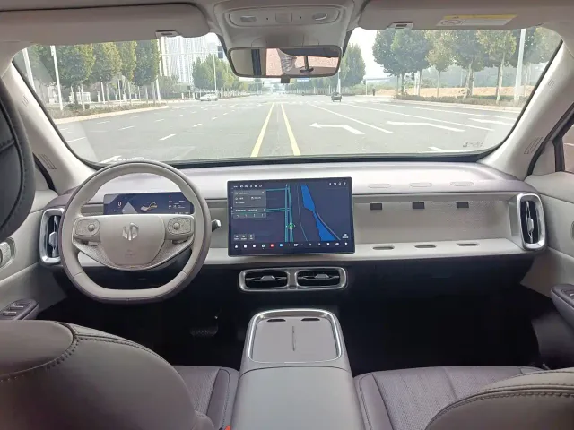 Leapmotor B10 — Фото автомобиля 6