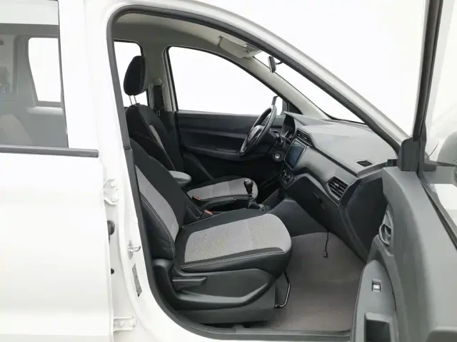 Wuling Hongguang — Фото автомобиля 23