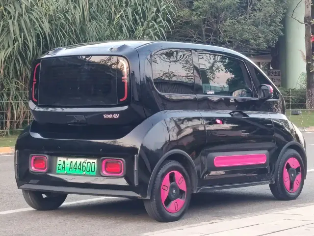 Baojun KiWi EV — Фото автомобиля 14