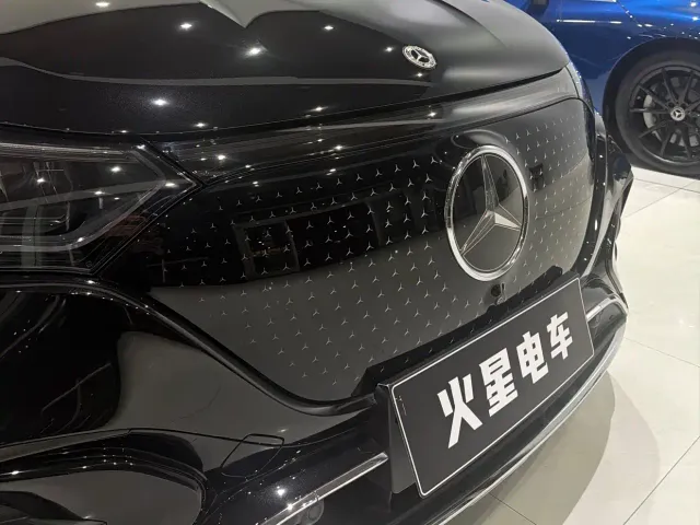 Mercedes-Benz EQE SUV — Фото автомобиля 15
