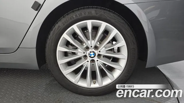 BMW 5 Series G30 — Фото автомобиля 6