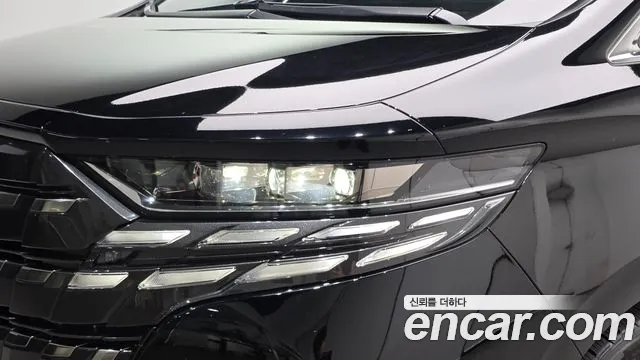 Toyota Alphard — Фото автомобиля 22
