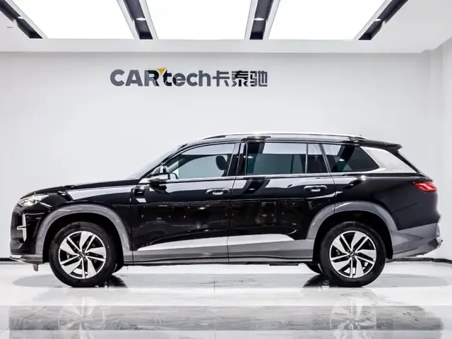Audi Q6 — Фото автомобиля 3