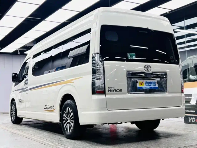 Toyota HIACE — Фото автомобиля 6